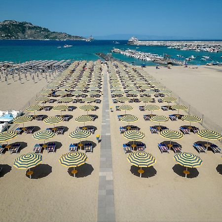 Hotel Sabbie d'Oro Giardini Naxos Esterno foto