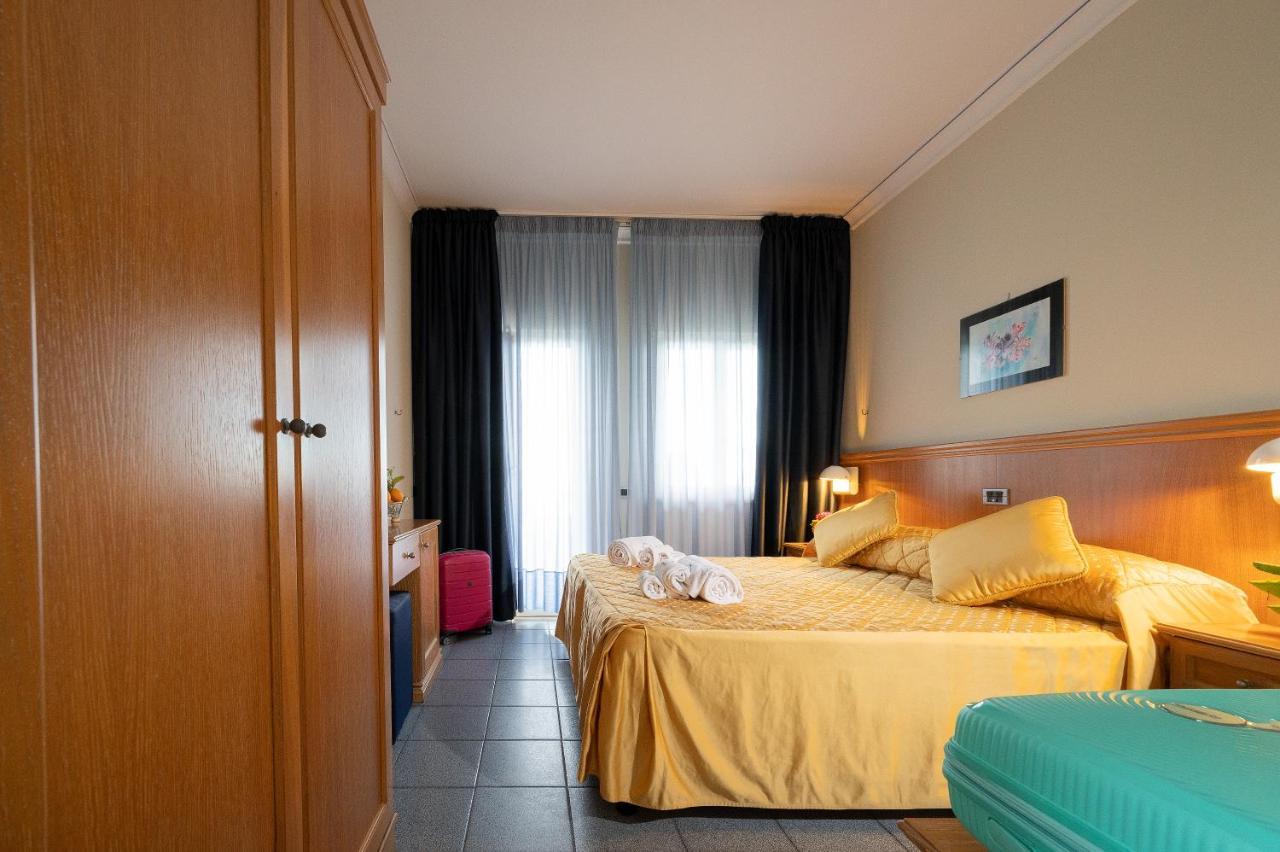 Hotel Sabbie d'Oro Giardini Naxos Esterno foto