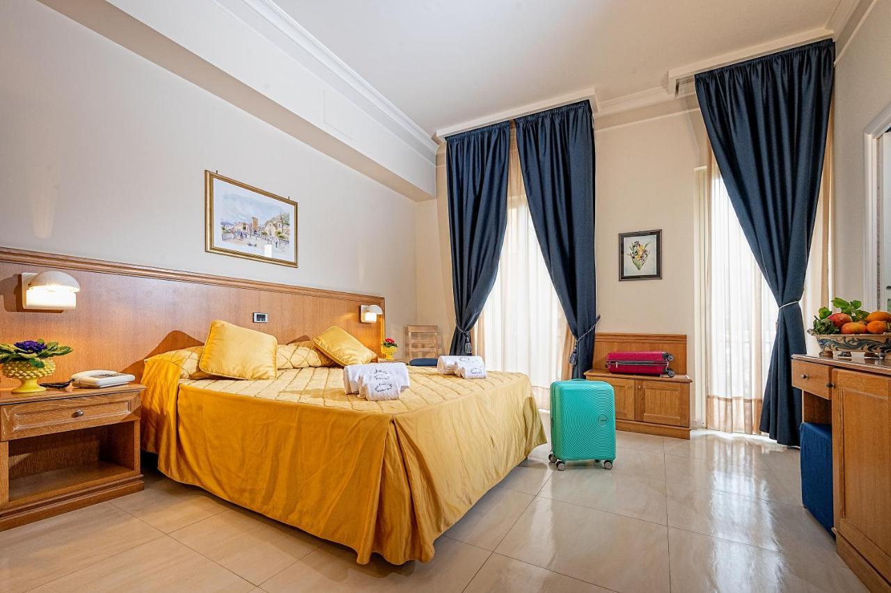 Hotel Sabbie d'Oro Giardini Naxos Esterno foto