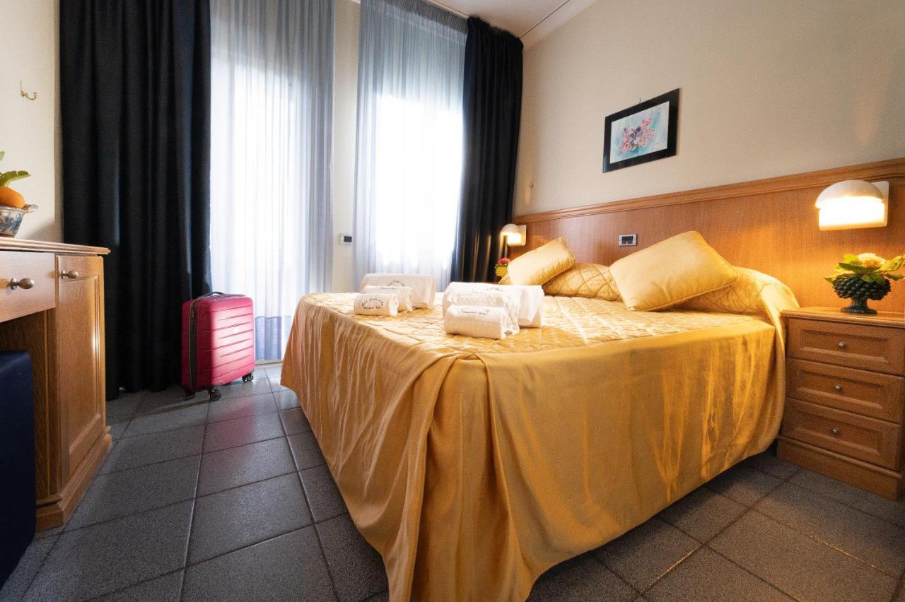 Hotel Sabbie d'Oro Giardini Naxos Esterno foto