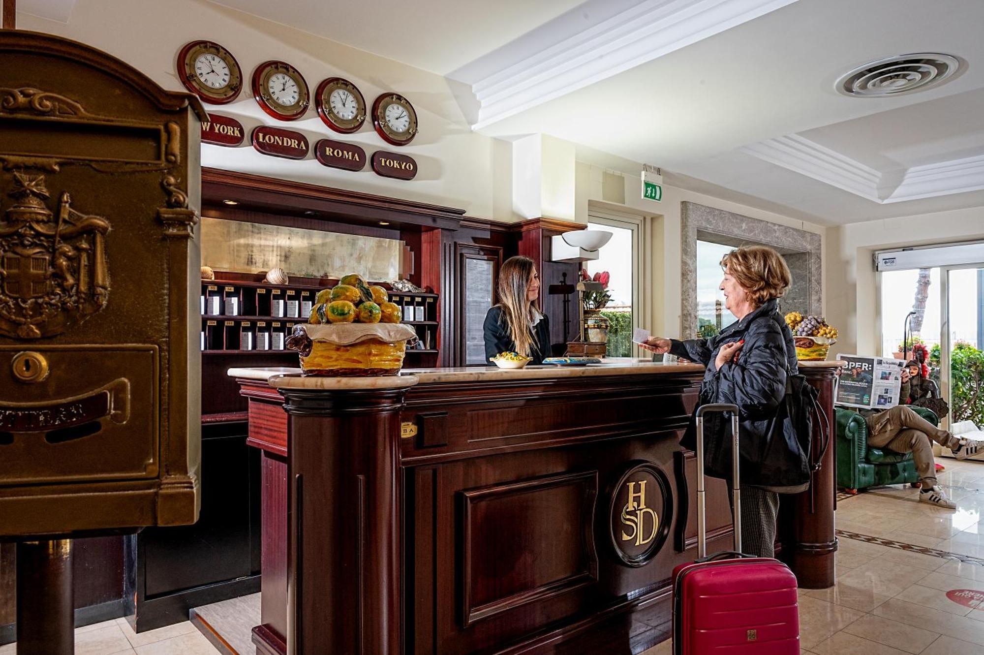 Hotel Sabbie d'Oro Giardini Naxos Esterno foto