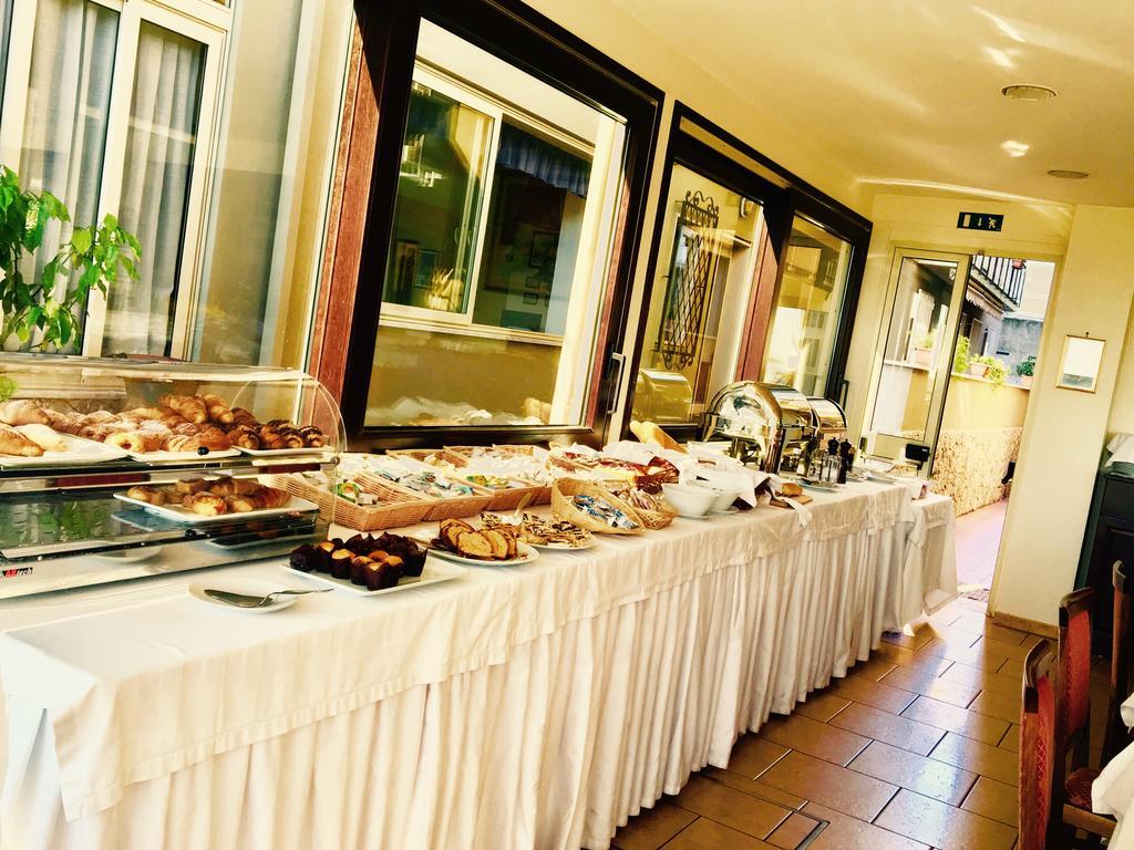Hotel Sabbie d'Oro Giardini Naxos Esterno foto