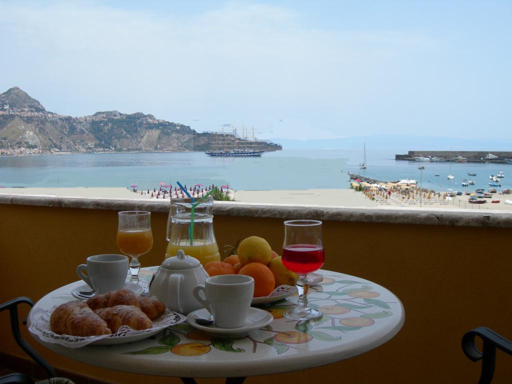 Hotel Sabbie d'Oro Giardini Naxos Esterno foto